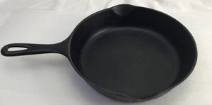 Wagner Ware Sidney 9-inch Cast Iron Skillet 1056B Vintage No.0 Used Nice Shape - Picture 1 of 5
