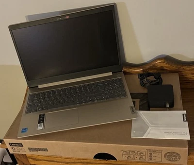 Lenovo IdeaPad 3 15ITL05 8Gb 256Gb SSD 15.6” - Completo Funcionamiento Probado Foto 1 de 4