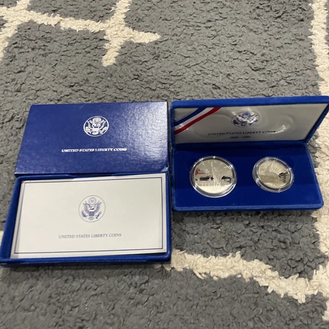 1986 S Proof Statue of Liberty Coin Set - Silver Dollar & Clad Half Dollar Cover