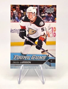 2016-17 Upper Deck Young Guns #495 Jacob Larsson RC - Picture 1 of 2