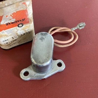1964 1965 OLDSMOBILE BUICK SOLENOID SWITCH VALVE GM 1993331 - Image 1 of 4