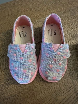 New Toms Classics Pink Tiny Toddler Slip On Casual Canvas Flat Shoes. Free Ship! - Image 1 of 4