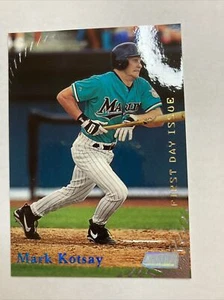 Topps Stadium Club Mark Kotsay numero primo giorno /200 stampa corta SP ultra rara - Foto 1 di 6
