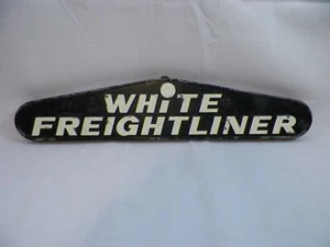 Vtg Original 1970's White Freightliner Cabover Front Grille Emblem 18-10906 - Foto 1 di 8