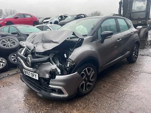RENAULT CAPTUR 1.2 BENZIN BRUCHAUKTION NUR FÜR EINE RADMUTTER - Bild 1 von 7