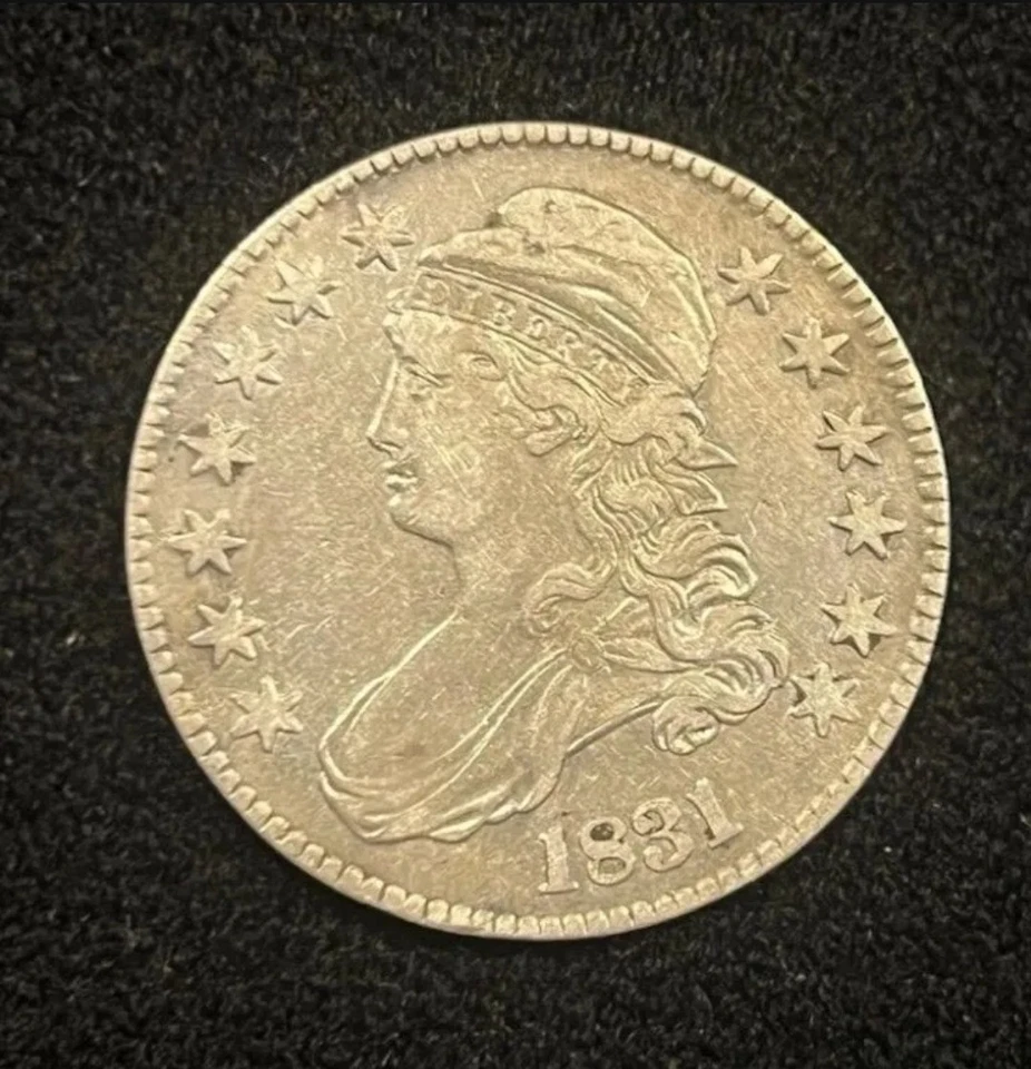 MEDIO DÓLAR BUSTO TAPADO 1831 (BORDE CON LETRAS) 💥¡EXTREMADAMENTE BIEN!💥¡PRECIO MÁS BAJO!!!! Foto 1 de 2