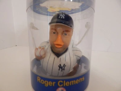 Celebriducks 2002 MLBP ROGER CLEMENS en uniforme de los Yankees PATO DE GOMA Foto 1 de 4
