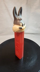 Vintage Rare 1978 Bugs Bunny PEZ Dispenser No Feet Red Austria Warner Bros - Picture 1 of 5