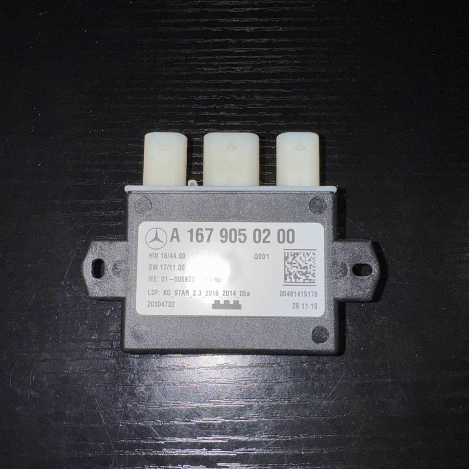 Módulo de interruptor de parachoques trasero OEM #120 2018-2019 MERCEDES-BENZ C43 S560  Foto 1 de 4