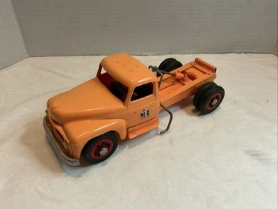 IH International Harvester Dump Truck Dealer Promo 1/24 - Image 1 of 4