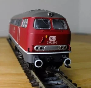 Brawa 0380 HO gauge DB BR 216 diesel locomotive in red livery - Picture 1 of 14