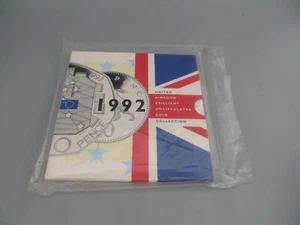 1992 1993 Royal Mint UK Brilliant Uncirculated Coin Set with Dual Date EEC 50p - Picture 1 of 4