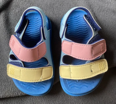 Sandalias Nativas Niña Niño Bebé Niños Bloques de Color Azul Rosa Amarillo Fácil de Enviar Envío Gratis Foto 1 de 4