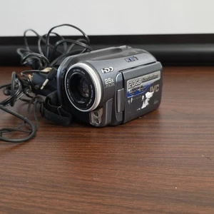 JVC Everio GZ-MG20U 20GB Hard Disk Drive 25x Optical Zoom Camcorder Video Camera - Picture 1 of 7