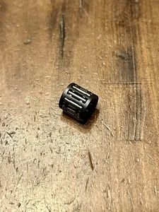 NEW Genuine STIHL Wrist Pin Bearing MS271 MS291 9512-003-2333 OEM - Picture 1 of 4