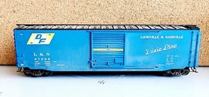Louisville & Nashville RR 50' PS1 single door boxcar 97296 Kadee HO Weathered - Picture 1 of 6