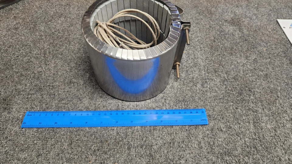 Calentador de Banda Cerámica 5 1/4" X 4 1/2" 230/460V 2000W Foto 1 de 4