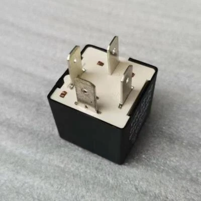 Conjunto de relé de arranque para Mitsubishi PAJERO/MONTERO 3,5 3,8 L 00-06 L200 96-07 2,0 L Foto 1 de 4