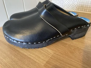 Size 42/8 Kiruna Women’s/ Men’s Black Leather-Wooden Clogs VGC Worn Once Only - Picture 1 of 12