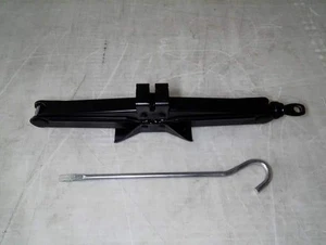 DAIHATSU Tanto 2013 DBA-LA600S Toolkit 09111B2040 [Used] [PA112389842] - Picture 1 of 7
