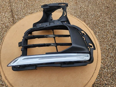 PARAGOLPES DELANTERO DERECHO PORSCHE CAYENNE OEM PARACHOQUES PARRILLA MOLDEADA CON LUZ ANTINIEBLA Foto 1 de 4