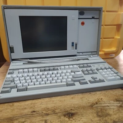 IBM PS/2 Modelo P70 - 8573-121 Foto 1 de 4