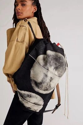 Mochila Eclipse Moon pintada a mano Free People x RO25 E2 HECHA EN EE. UU. NUEVA CON ETIQUETAS $380 Foto 1 de 4