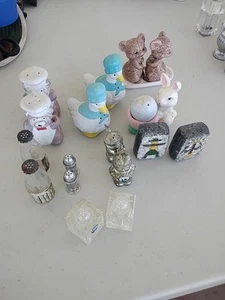 Lot Of 9 Vtg Mixed Lot Easter, Mice,Bear, Glass Metal Salt & Pepper Shakers Sets - Picture 1 of 24