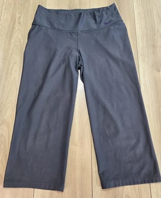 Nike Dri-Fit Capri Activewear Leggings  Womens Sz Small, Gray, Pull On, Logo - Image 1 of 4