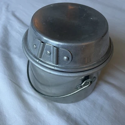 Vintage Bull Dog Aluminum Camping Cook pot + Lid Made In England - Image 1 of 4