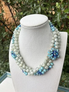 "Collar de cuentas vintage triple hilo esmalte flores cristal azul sin firmar 16""" - Imagen 1 de 5