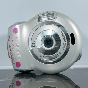 Fujifilm Hello Kitty Q1 Digital 4.0MP Rare Camera AA Battery USB CD - Picture 1 of 12