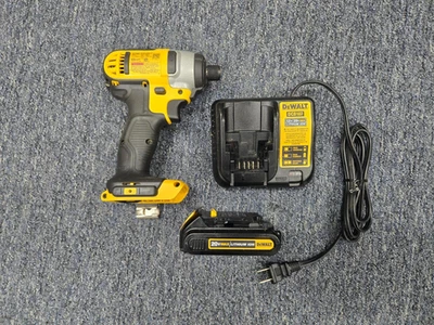 New DEWALT 20 V MAX Li-ion Compact Driver DCF885 Kit - Image 1 of 2