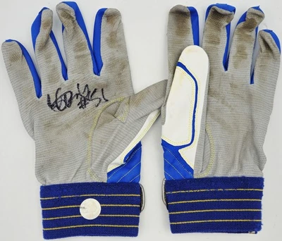 Ichiro Suzuki Auto Pair of Blue & Grey Mizuno Game Used Batting Gloves Mariners - Image 1 of 4