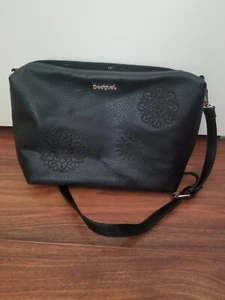 Sac à main bandoulière DESIGUAL noir motif fleurs Alexandra - Picture 1 of 6