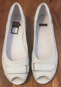 WOMENS BERTIE PEEP TOE LEATHER STONE CREAM SHOES SIZE UK 5 EU 38 HARDLY USED CND - Picture 1 of 6