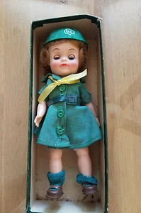 MÄDCHEN SCOUTS 11-966 OFFIZIELLE JUNIOR PFADFINDERPUPPE MIT EXTRA PAAR SHORTS - Bild 1 von 6