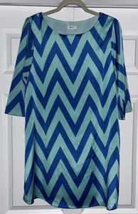 Woman’s Chevron Teal And Blue Short DRESS SIZE L Lined And Thinning Pretty! - Picture 1 of 10