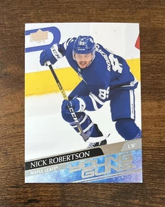 Serie 1 de cubierta superior Nick Robertson 2020-21 novato Young Guns #237 Maple Leafs - Imagen 1 de 2