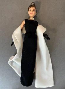 1998 Audrey Hepburn Holly Golightly Breakfast at Tiffany's Pink Black gown - Picture 1 of 4