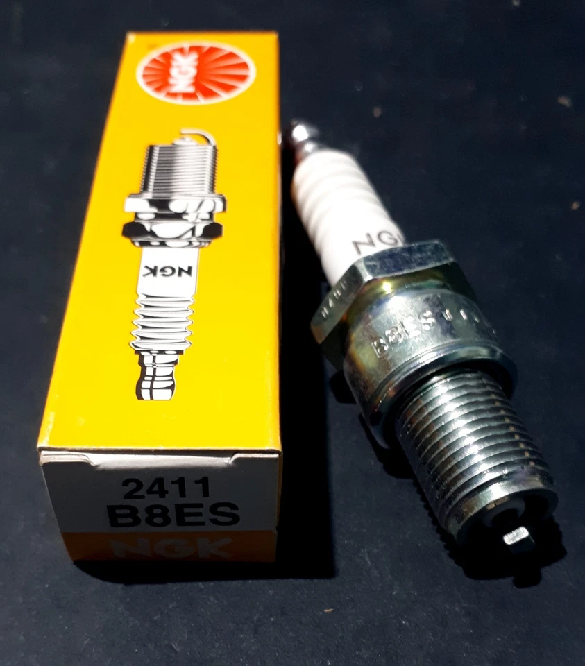 CANDELA,CANDELETTA ACCENSIONE MOTO PASSO LUNGO NGK SPARK PLUG B8ES-2411 - Immagine 1 di 1