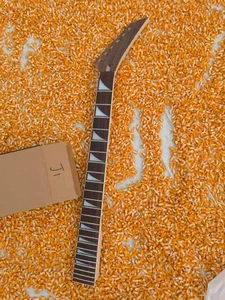 Maple Guitar Neck 24 Fret 25.5Inch rose Fretboard Bolt On  Black triangle inlay - Picture 1 of 24