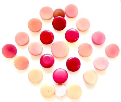 LOT OF 25 VINTAGE CELLULOID SHANK EARLY PLASTIC BUTTONS PINKS & PEACHES - Image 1 of 4