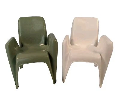 2 Sillones con brazo de plástico Integra Sebel vintage vendedor muestra de ventas muñeca blanca salvia Foto 1 de 4