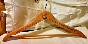 Sheraton Hotels & Motor Inns USA Hawaii Kanada & Übersee Holz Kleiderbügel - Bild 1 von 3