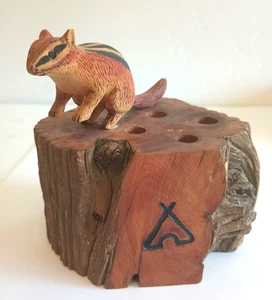 Soporte para bolígrafo de madera de ardilla tallada vintage soporte para lápices de escritorio firmado y fechado 1989 - Imagen 1 de 8