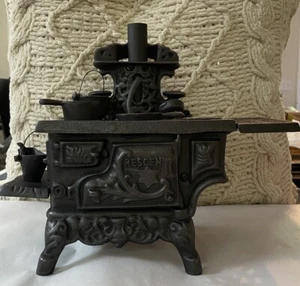 Muestra de Vendedor RARO Juego Completo Sin Óxido Hierro Fundido Miniatura Estufa de Leña Antigua - Imagen 1 de 24