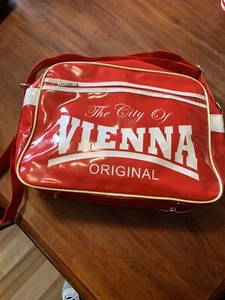 Vienna Travel Bag Robin and Ruth - Picture 1 of 4