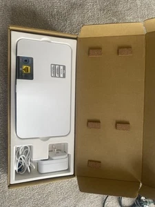 Sky Q Sky Broadband Wireless Wifi Signal Booster Extender SE210 (BRAND NEW) - Photo 1/2