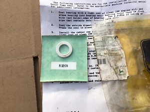 AR62933 Gasket Fits John Deere, Seal - Picture 1 of 3